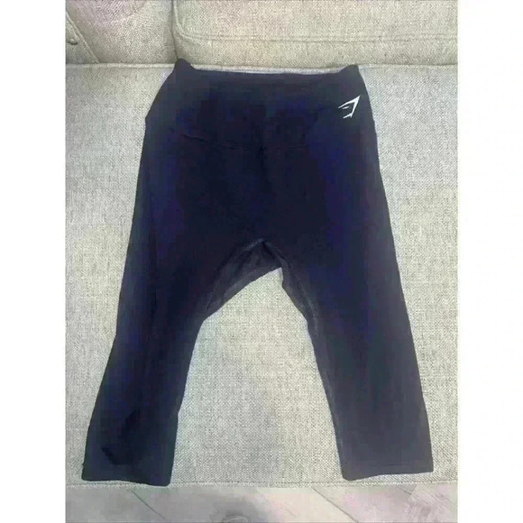 gymshark capri leggings black medium EUC - Picture 1 of 7